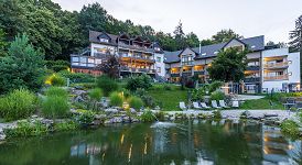 3. Platz beim hundehotel.info Award 2024: Natur-Hunde-Hotel Bergfried